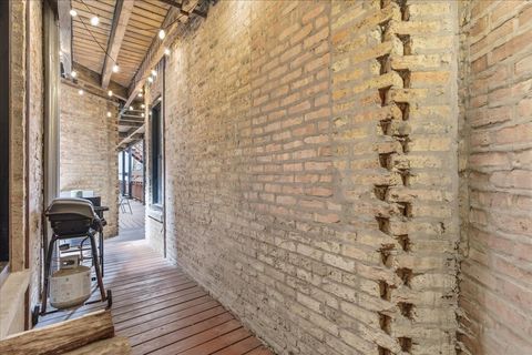 Tiny photo for 802 W GEORGE Street #1, Chicago, IL 60657 (MLS # 12634383)