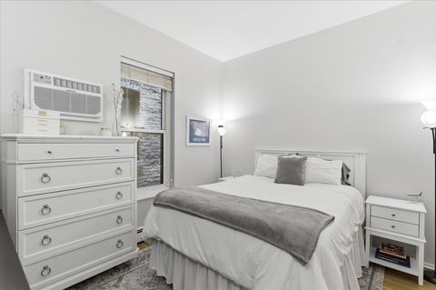 Tiny photo for 802 W GEORGE Street #1, Chicago, IL 60657 (MLS # 12634383)