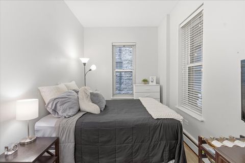 Tiny photo for 802 W GEORGE Street #1, Chicago, IL 60657 (MLS # 12634383)