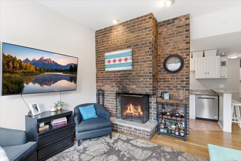 Tiny photo for 802 W GEORGE Street #1, Chicago, IL 60657 (MLS # 12634383)