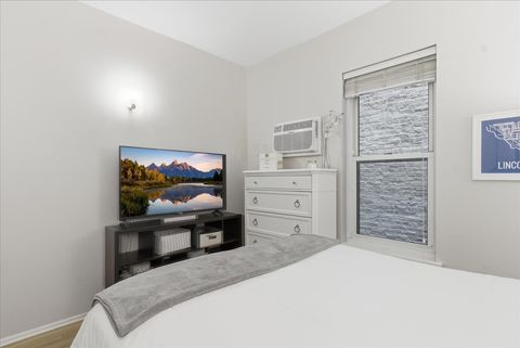 Tiny photo for 802 W GEORGE Street #1, Chicago, IL 60657 (MLS # 12634383)