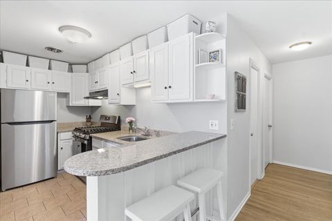 Tiny photo for 802 W GEORGE Street #1, Chicago, IL 60657 (MLS # 12634383)