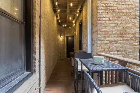 Tiny photo for 802 W GEORGE Street #1, Chicago, IL 60657 (MLS # 12634383)