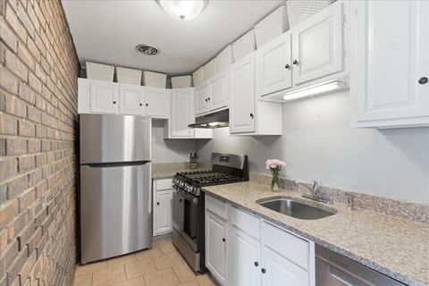 Tiny photo for 802 W GEORGE Street #1, Chicago, IL 60657 (MLS # 12634383)