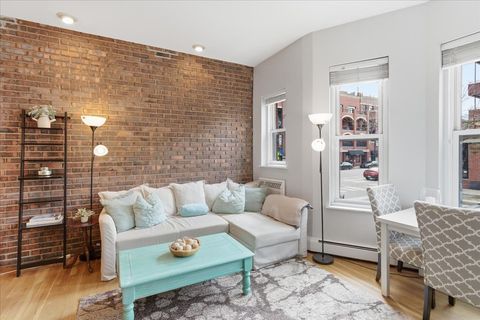Tiny photo for 802 W GEORGE Street #1, Chicago, IL 60657 (MLS # 12634383)