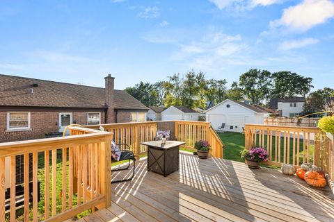 Tiny photo for 8464 Gross Point Road, Skokie, IL 60077 (MLS # 12498120)