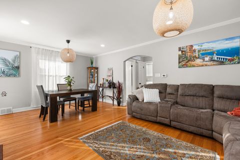 Tiny photo for 8464 Gross Point Road, Skokie, IL 60077 (MLS # 12498120)