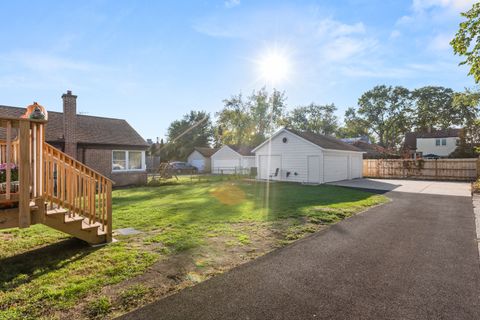 Tiny photo for 8464 Gross Point Road, Skokie, IL 60077 (MLS # 12498120)