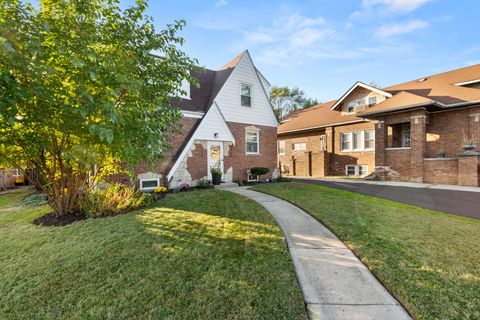Tiny photo for 8464 Gross Point Road, Skokie, IL 60077 (MLS # 12498120)