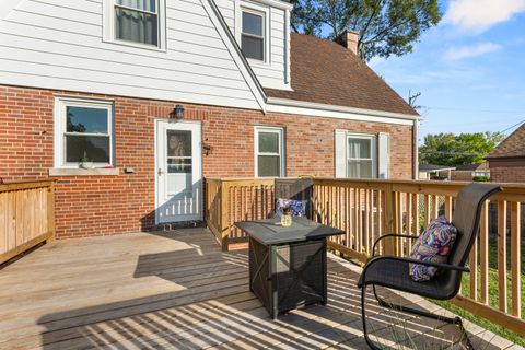Tiny photo for 8464 Gross Point Road, Skokie, IL 60077 (MLS # 12498120)