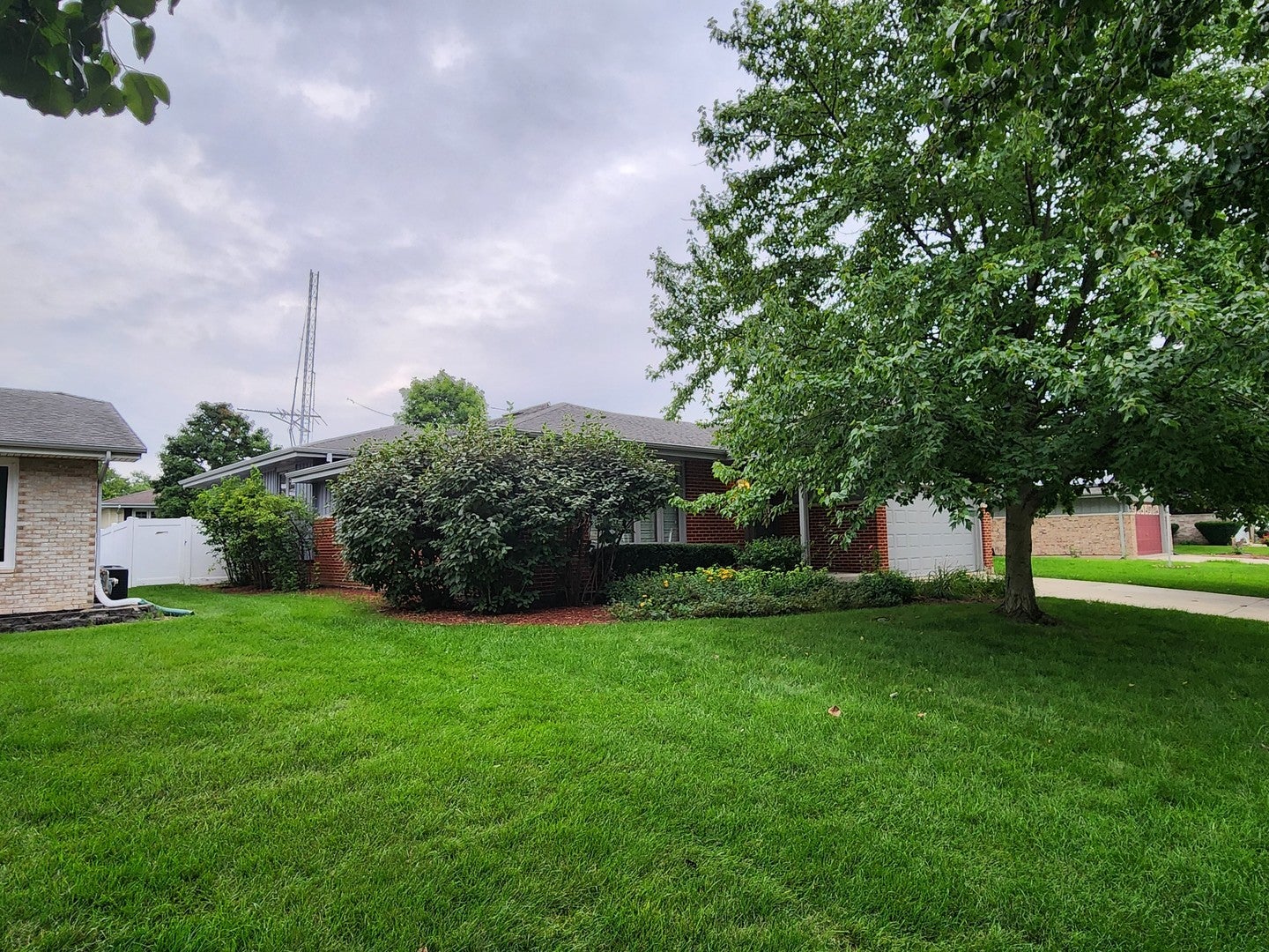639 Poplar Avenue