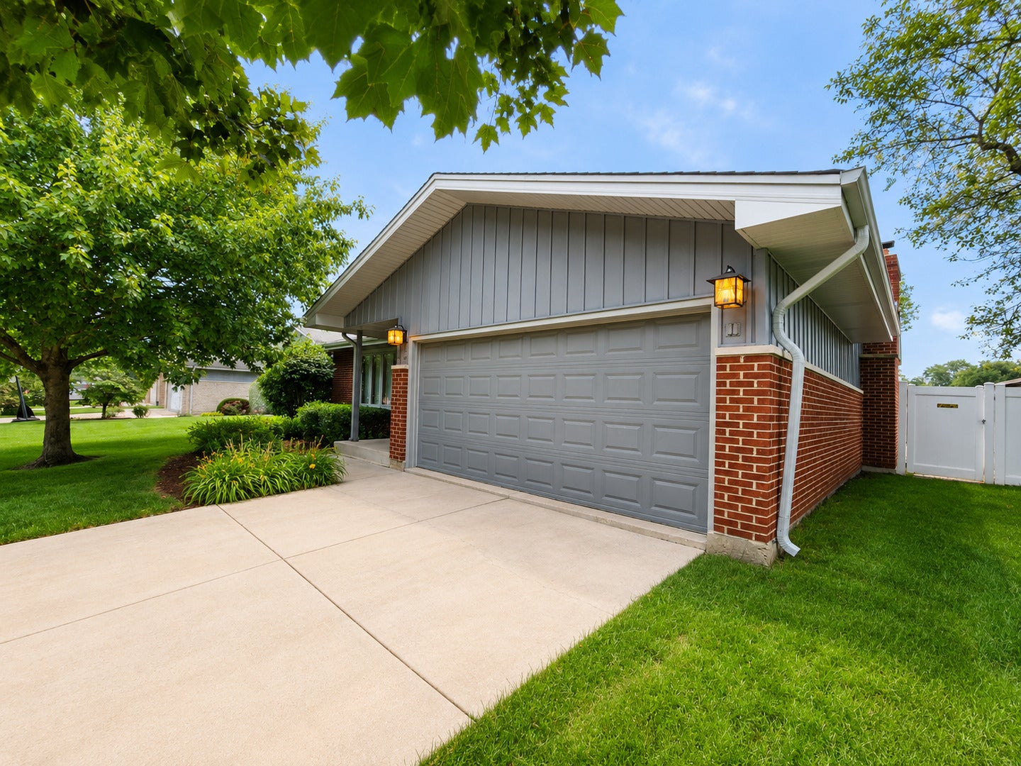 639 Poplar Avenue