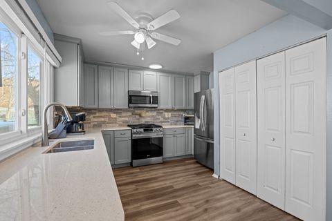 Tiny photo for 29W358 Crabtree Lane, Warrenville, IL 60555 (MLS # 12561551)