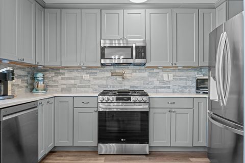 Tiny photo for 29W358 Crabtree Lane, Warrenville, IL 60555 (MLS # 12561551)