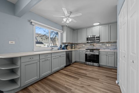 Tiny photo for 29W358 Crabtree Lane, Warrenville, IL 60555 (MLS # 12561551)