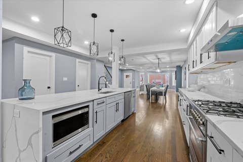 Tiny photo for 1531 Wenonah Avenue, Berwyn, IL 60402 (MLS # 12682083)