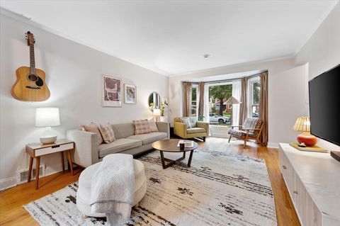 Tiny photo for 220 Richmond Street, Evanston, IL 60202 (MLS # 12516299)