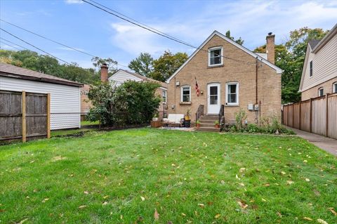 Tiny photo for 220 Richmond Street, Evanston, IL 60202 (MLS # 12516299)