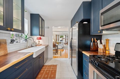 Tiny photo for 220 Richmond Street, Evanston, IL 60202 (MLS # 12516299)