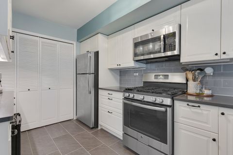 Tiny photo for 283 Ashbury Lane W, Roselle, IL 60172 (MLS # 12572759)