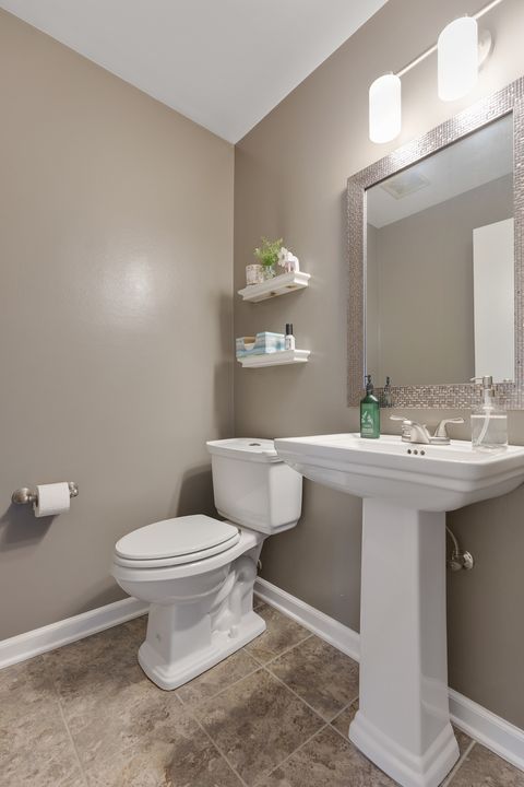 Tiny photo for 283 Ashbury Lane W, Roselle, IL 60172 (MLS # 12572759)