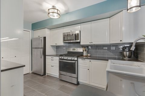 Tiny photo for 283 Ashbury Lane W, Roselle, IL 60172 (MLS # 12572759)