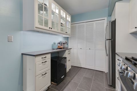 Tiny photo for 283 Ashbury Lane W, Roselle, IL 60172 (MLS # 12572759)