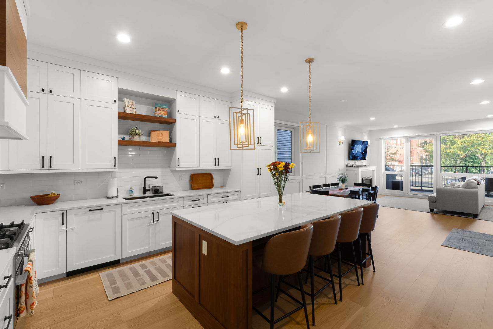 1511 W IRVING PARK Road 1W