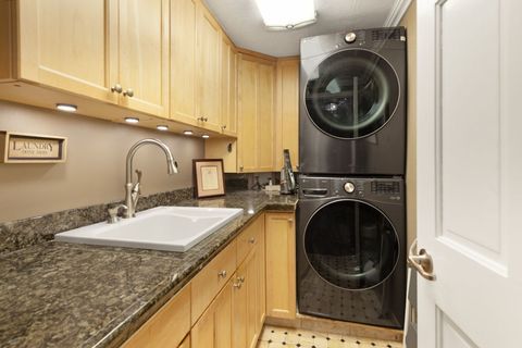 Tiny photo for 108 N Wheeling Road, Prospect Heights, IL 60070 (MLS # 12610645)