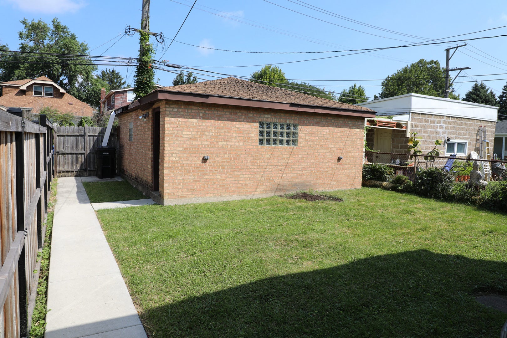 2530 W Pratt Boulevard