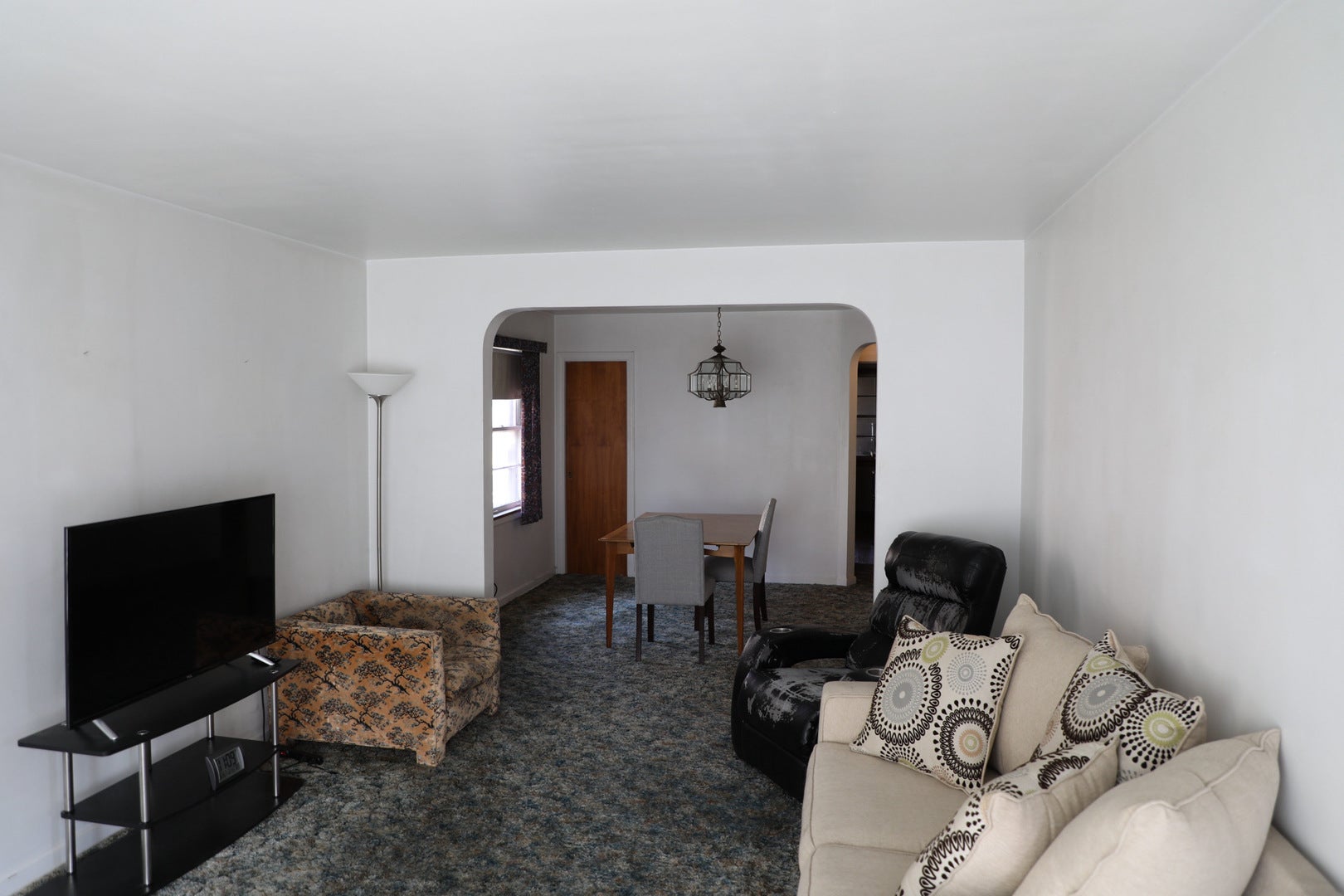 2530 W Pratt Boulevard
