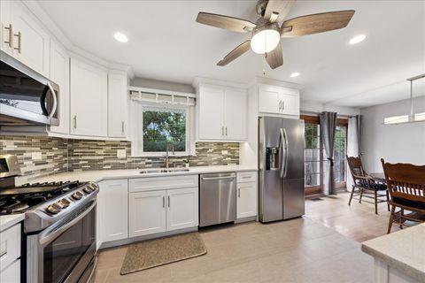 Tiny photo for 5518 Wilcox Avenue, Downers Grove, IL 60516 (MLS # 12457553)