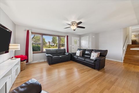 Tiny photo for 5518 Wilcox Avenue, Downers Grove, IL 60516 (MLS # 12457553)