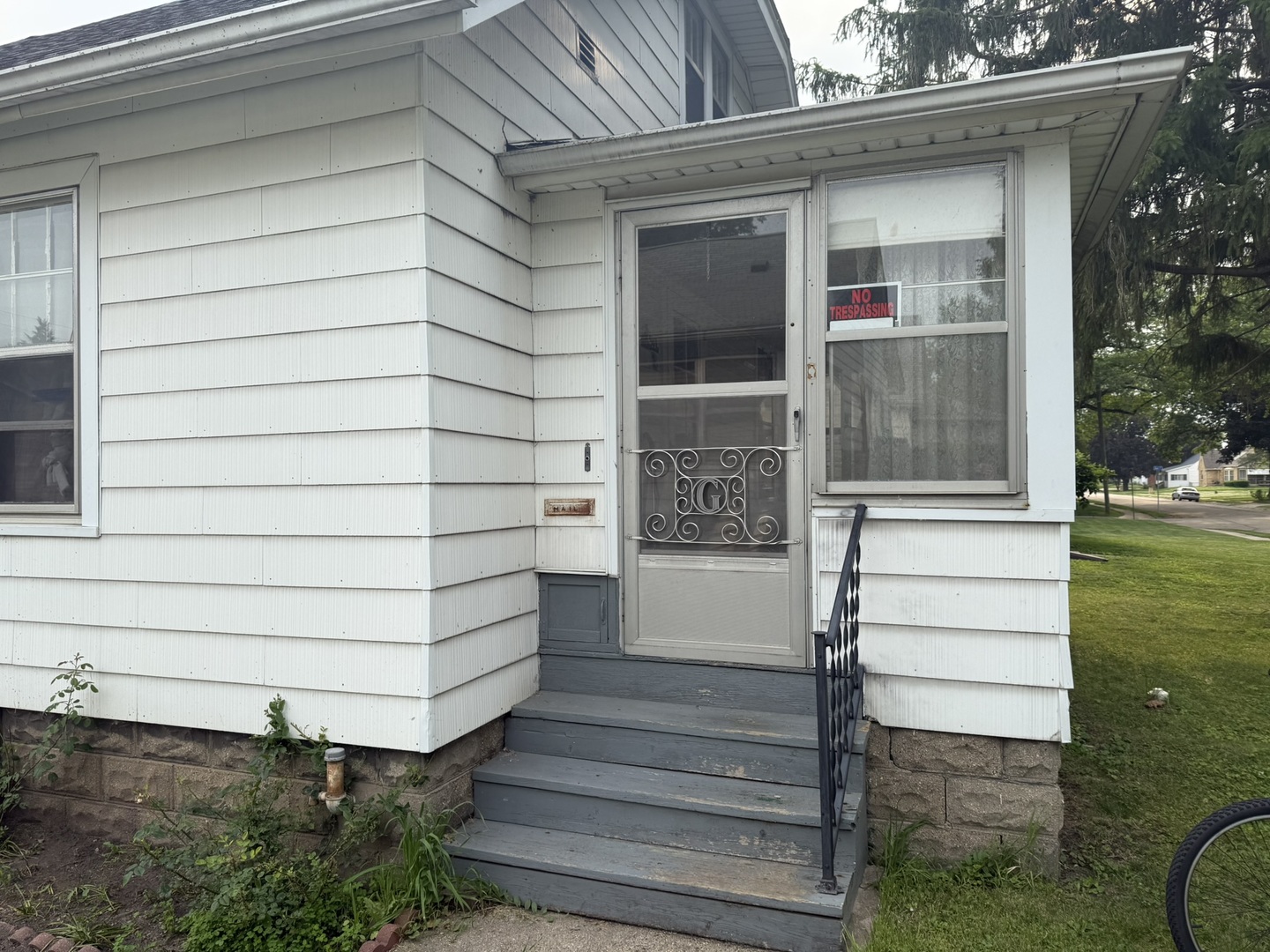 507 W 12th Street