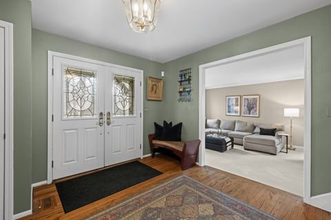 Tiny photo for 220 Dover Circle, Lincolnshire, IL 60069 (MLS # 12577288)