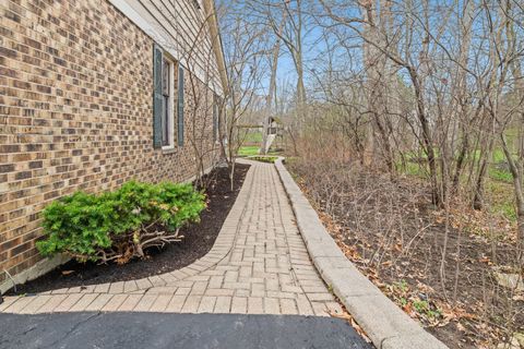 Tiny photo for 220 Dover Circle, Lincolnshire, IL 60069 (MLS # 12577288)