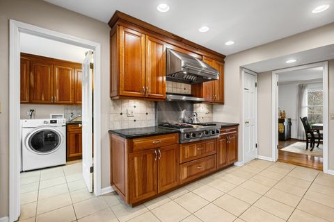 Tiny photo for 220 Dover Circle, Lincolnshire, IL 60069 (MLS # 12577288)