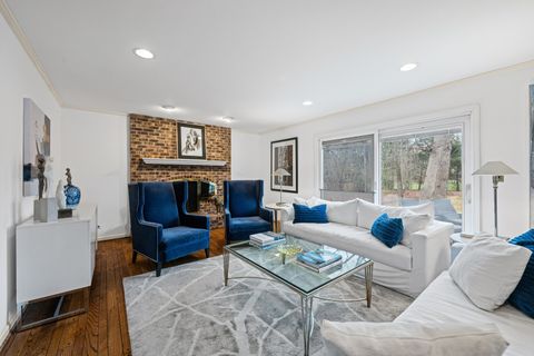 Tiny photo for 220 Dover Circle, Lincolnshire, IL 60069 (MLS # 12577288)