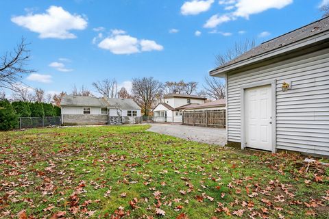 Tiny photo for 2102 Eastman Street, Rolling Meadows, IL 60008 (MLS # 12523085)