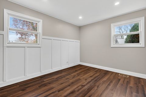 Tiny photo for 2102 Eastman Street, Rolling Meadows, IL 60008 (MLS # 12523085)