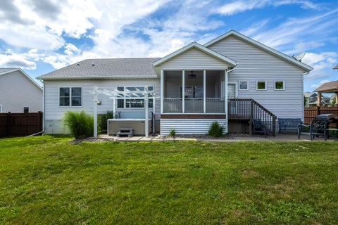 Tiny photo for 5789 Texas Drive, Bettendorf, IA 52722 (MLS # 12713450)