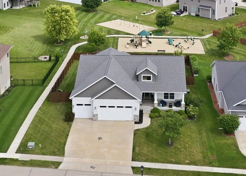 Tiny photo for 5789 Texas Drive, Bettendorf, IA 52722 (MLS # 12713450)