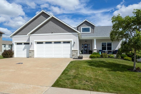 Photo of 5789 Texas Drive, Bettendorf, IA 52722 (MLS # 12713450)