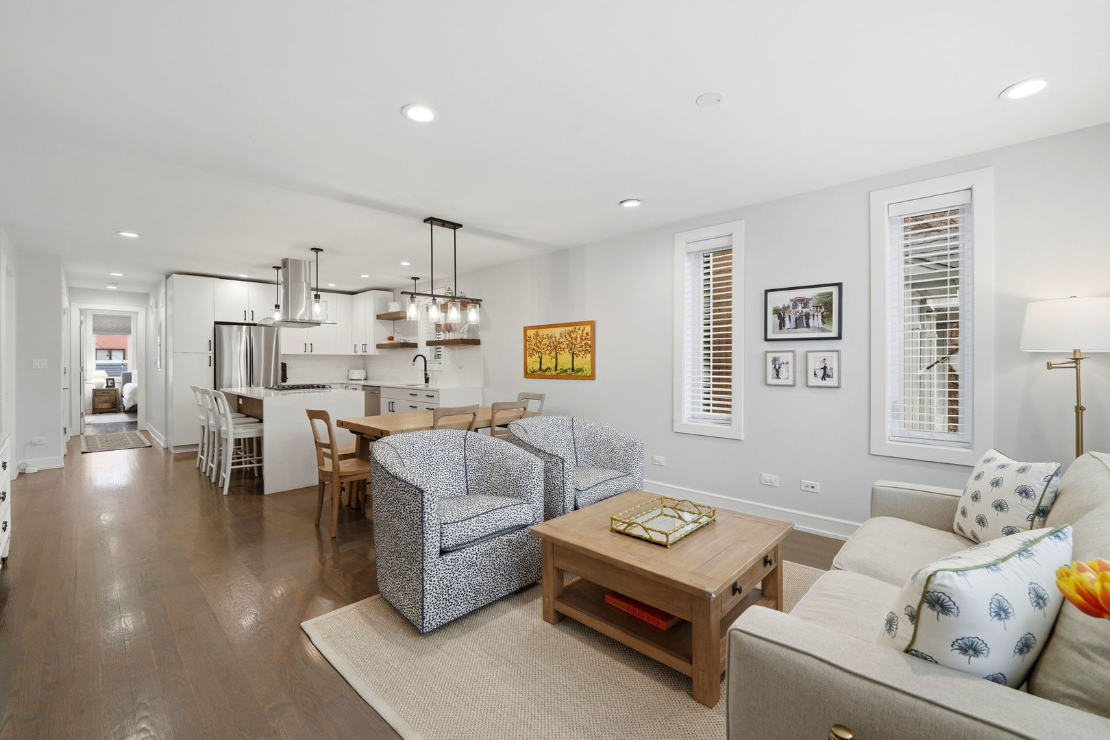 2826 W Fletcher Street 1