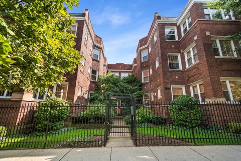 Photo of 1629 W NORTH SHORE Drive #103, Chicago, IL 60626 (MLS # 12734565)