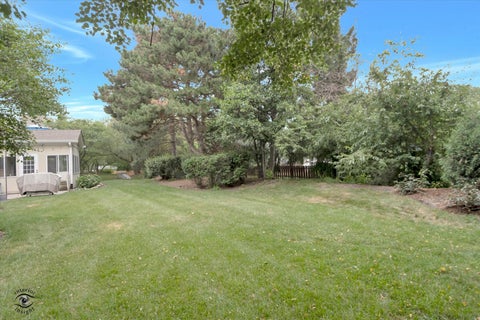 Tiny photo for 572 Bradbury Lane #572, Geneva, IL 60134 (MLS # 12685528)