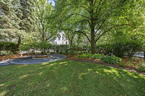 Tiny photo for 5510 N Sheridan Road #2A, Chicago, IL 60640 (MLS # 12709986)