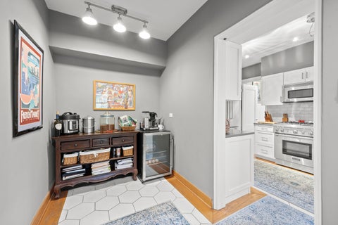 Tiny photo for 5510 N Sheridan Road #2A, Chicago, IL 60640 (MLS # 12709986)