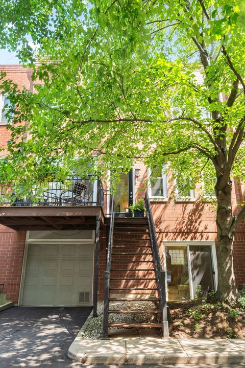 Photo of 2825 N Wolcott Avenue #E, Chicago, IL 60657 (MLS # 12739269)