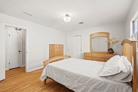 Tiny photo for 5830 N Kenton Avenue, Chicago, IL 60646 (MLS # 12499763)